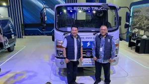 Mobil Anak Bangsa (MAB) Pamerkan Kendaraan Listrik Niaga Hingga Solusi Mobilitas Listrik Terintegrasi di PEVS 2026
