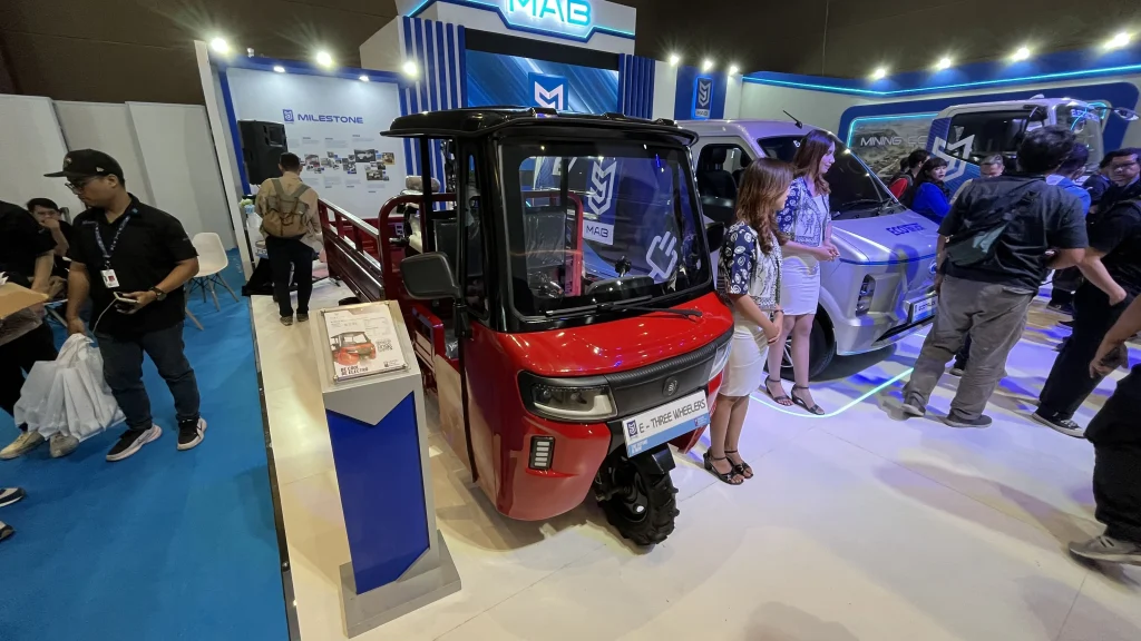 Mobil Anak Bangsa (MAB) Pamerkan Kendaraan Listrik Niaga Hingga Solusi Mobilitas Listrik Terintegrasi di PEVS 2026 IMG 3837