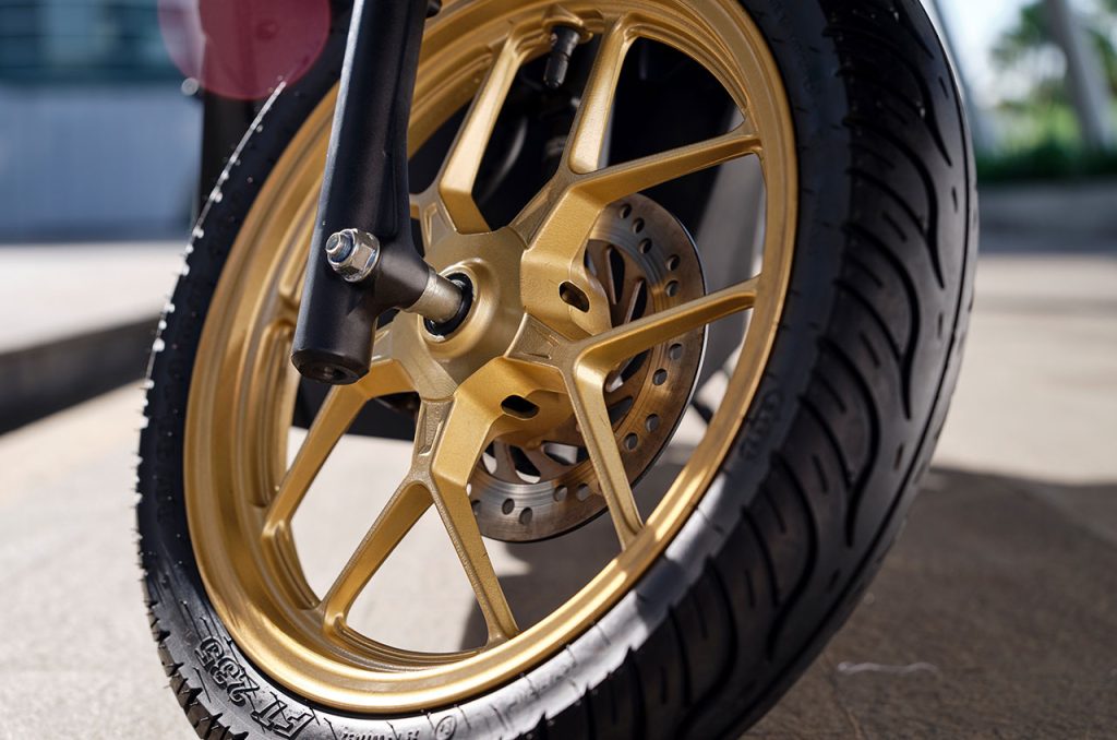 15 Ban Motor Tubeless Terbaik 2026, Awet dan Nyaman untuk Harian daftar ban motor tubeless terbaik - Moladin