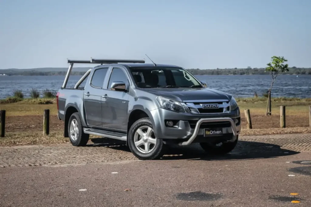 daftar mobil bekas double cabin - Moladin