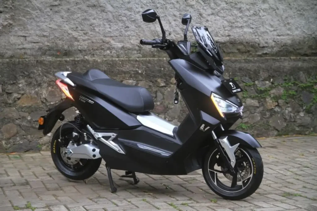 4 Motor Listrik Terbaik untuk Kurir, Irit Biaya Operasional daftar motor listrik terbaik untuk kurir - Moladin