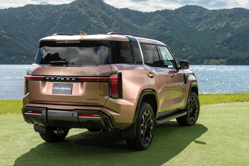 Mitsubishi Pajero Sport Terbaru Siap Meluncur Desember 2026, Dilengkapi Teknologi 4WD pajero sport terbaru belakang 3