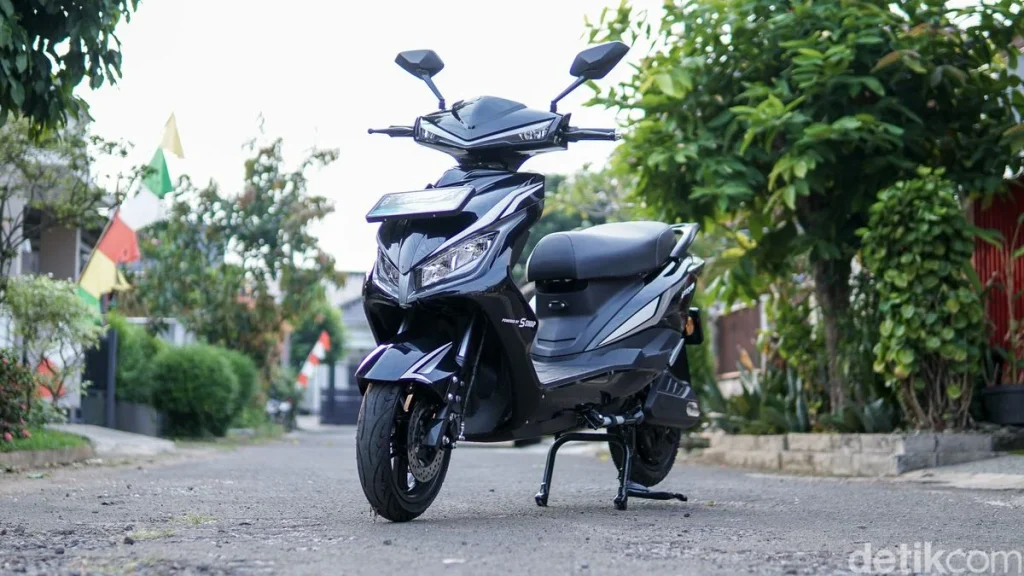 smoot tempur motor listrik terbaik untuk ojol - Moladin