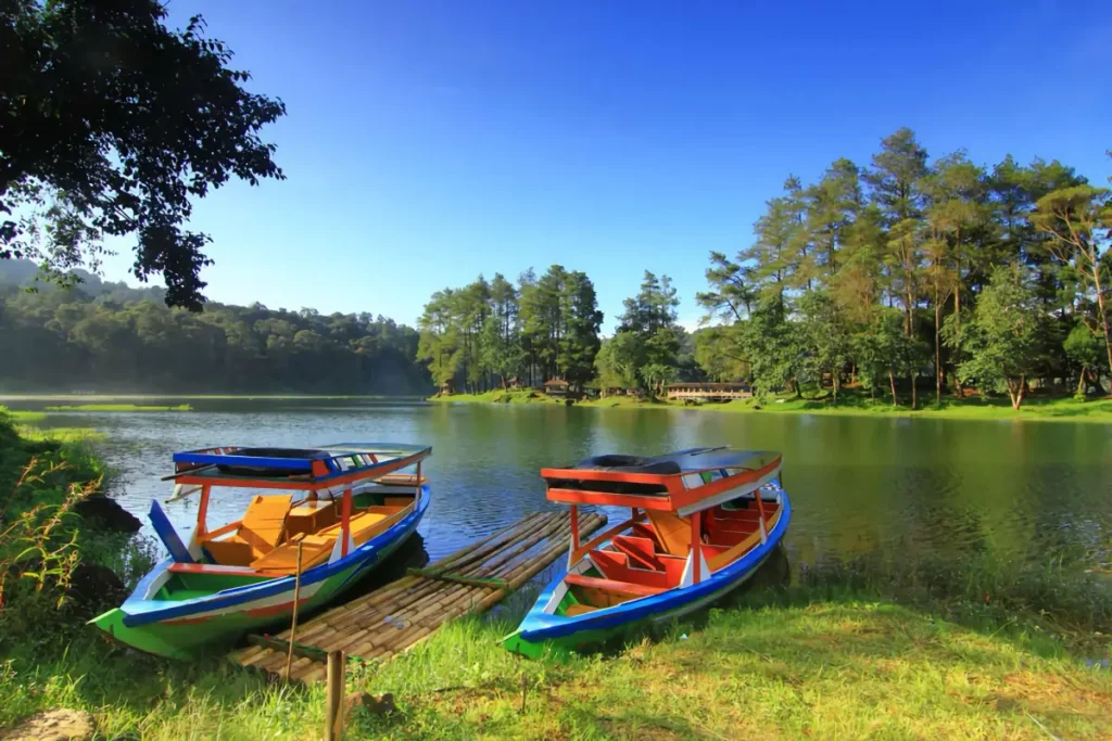 40 Tempat Wisata di Bandung yang Lagi Hits, dari Wisata Alam hingga Spot Instagramable wisata bandung - Moladin